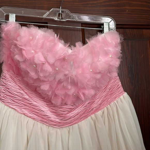 Adorable and funky party dress. Never worn and mint condition! - Picture 2 of 5